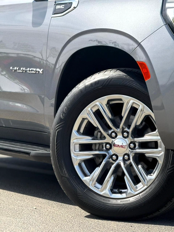 GMC YUKON SLE | YEAR: 2021 | GCC SPECS | KMS: 118,000 | FULL-SERVICE HISTORY FROM AGENCY