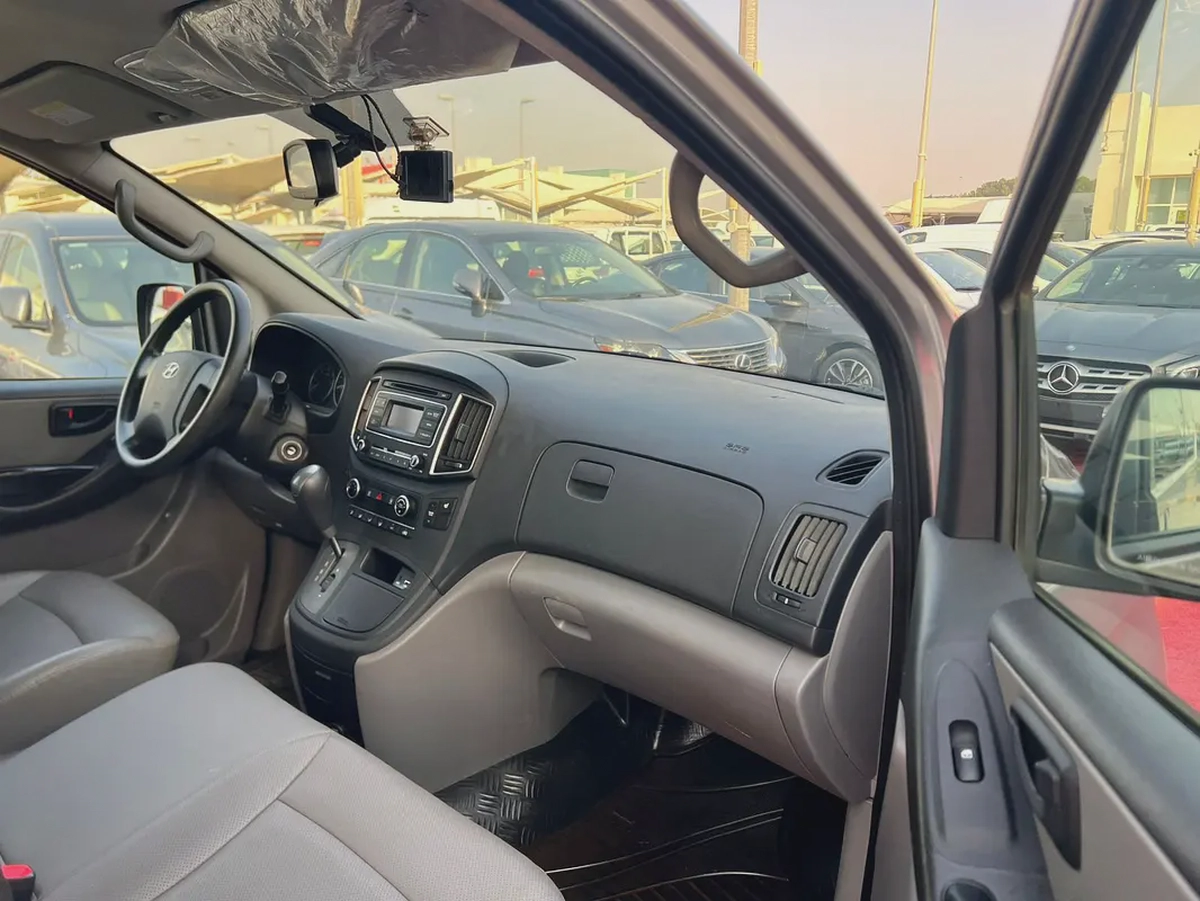 2019 Hyundai H1 | 12 Seaters | Automatic, Diesel | Korean Specs | Ref#924-9-9