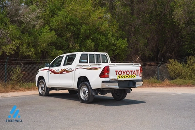 2021 Toyota Hilux DLX 2.4L Diesel 4WD Pickup GCC Specs-6