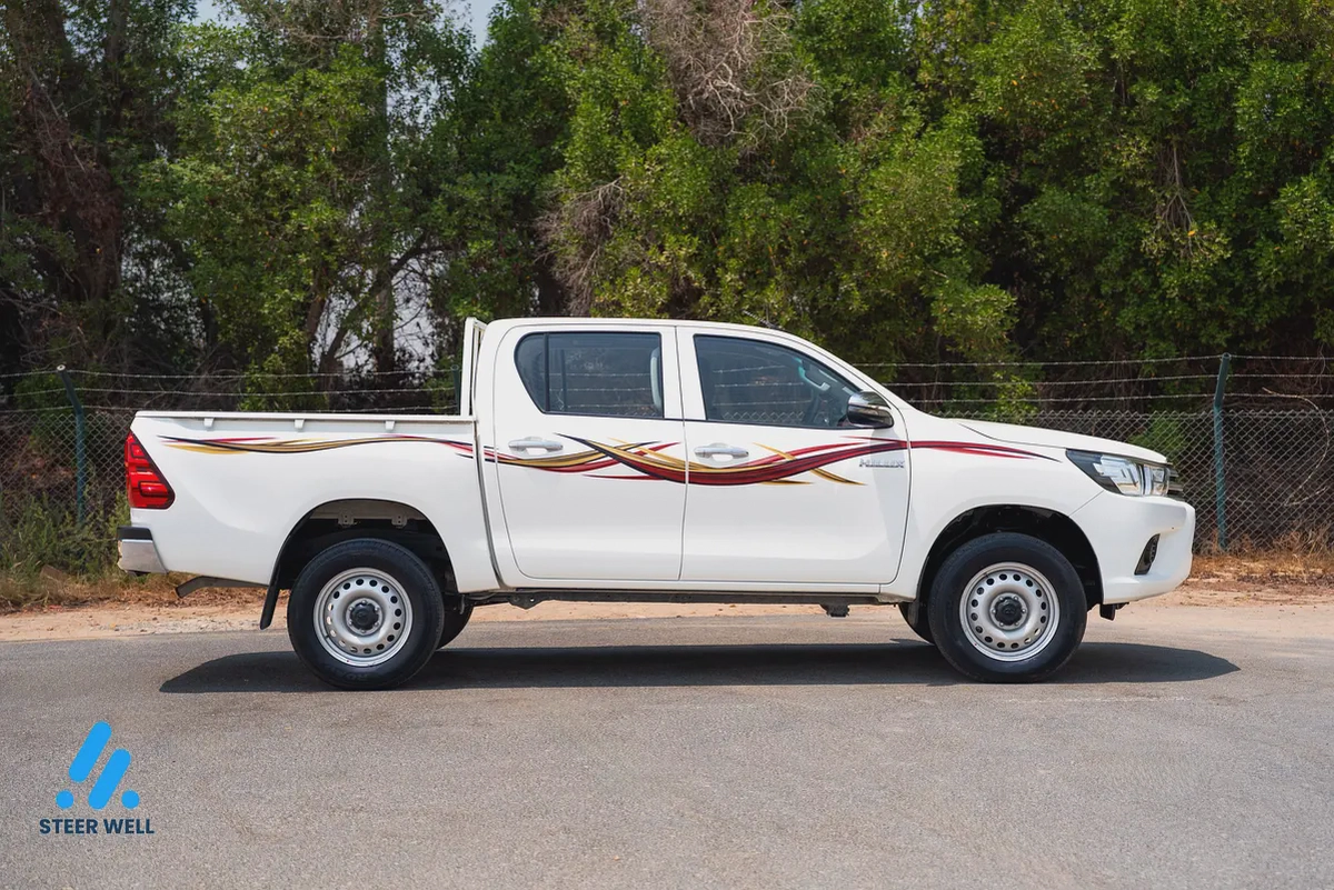 2021 Toyota Hilux DLX 2.4L Diesel 4WD Pickup GCC Specs-4-4