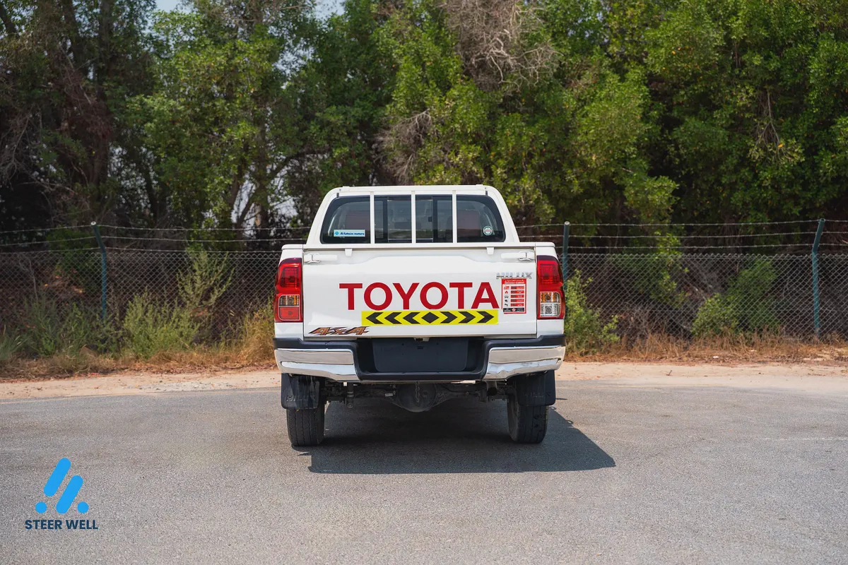 2021 Toyota Hilux DLX 2.4L Diesel 4WD Pickup GCC Specs-7-7