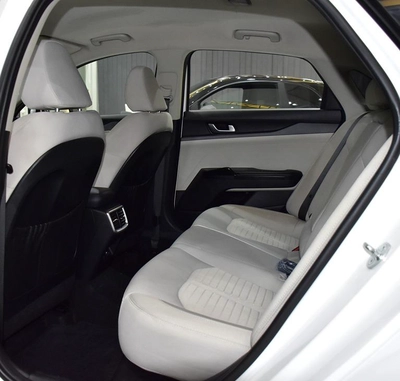KIA K5 ( 2023 Model ) in White Color GCC Specs-2