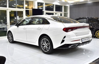 KIA K5 ( 2023 Model ) in White Color GCC Specs-8