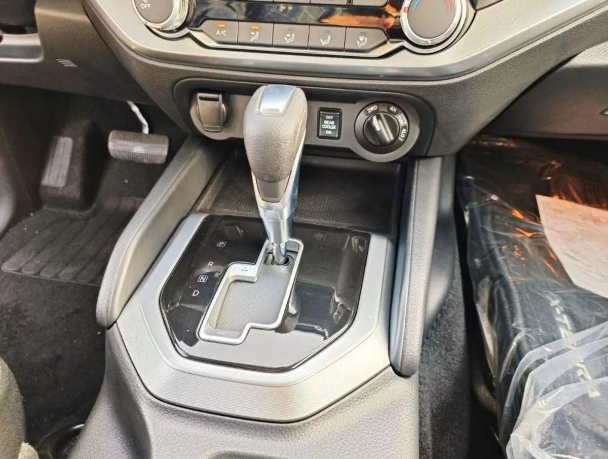Nissan X Terra SE NISSAN X-TERRA 4WD SE 2.5L V4 7SEATS AT 2023-9-9