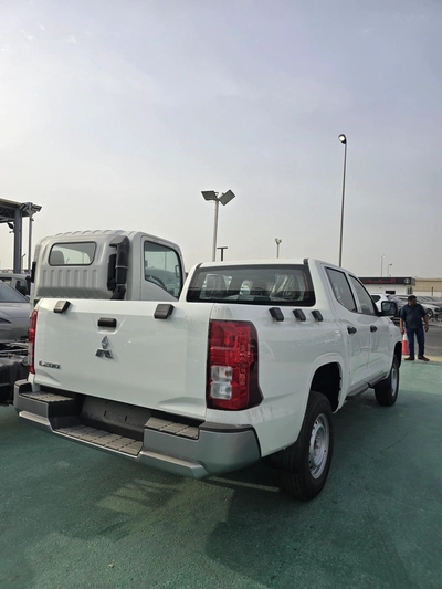 MITSUBISHI L200 DC MANUAL 4X4-2