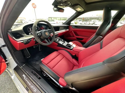 2026 Porsche 911 Carrera GTS - GCC Specs --4