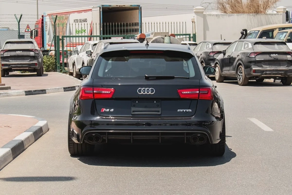2014 - AUDI RS6 - SUPER CLEAN - LIKE NEW - ONLY 32,000 KM