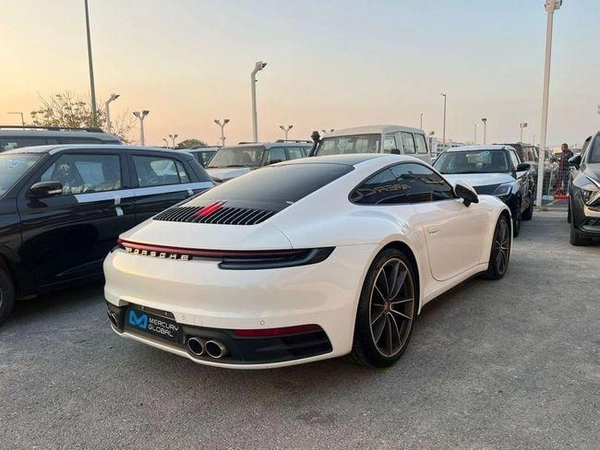 Porsche 911 Carrera 4S 3.0L (444 HP) Coupe