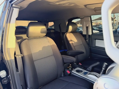 Toyota FJ Cruiser 2013 GCC Specs - Reliable and Ready for Adventure-7