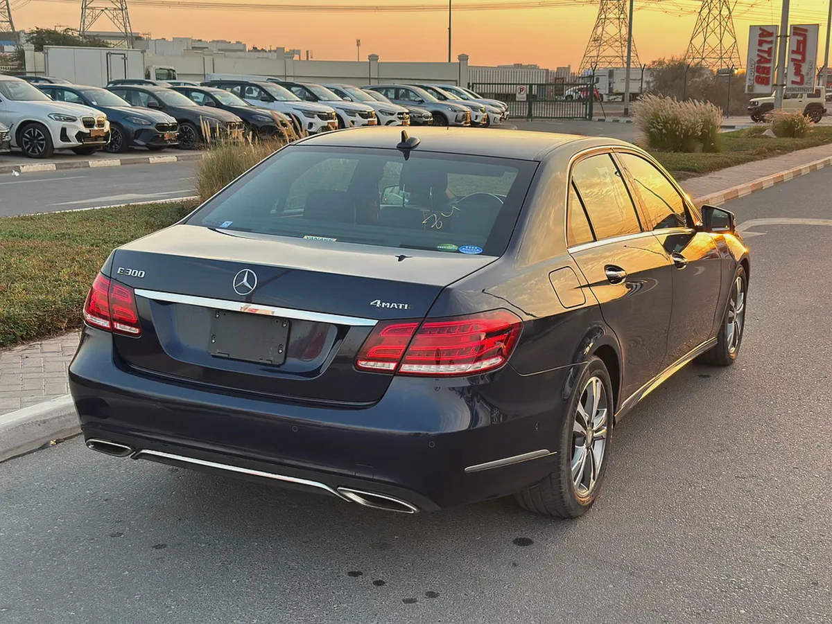 M BENZ E300 JAPAN IMPORTED 2016 VERY LOW MILEAGE 29000 Kms ONLY-7-7