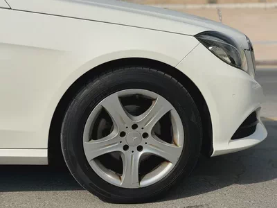 2014 Mercedes-Benz E200-3