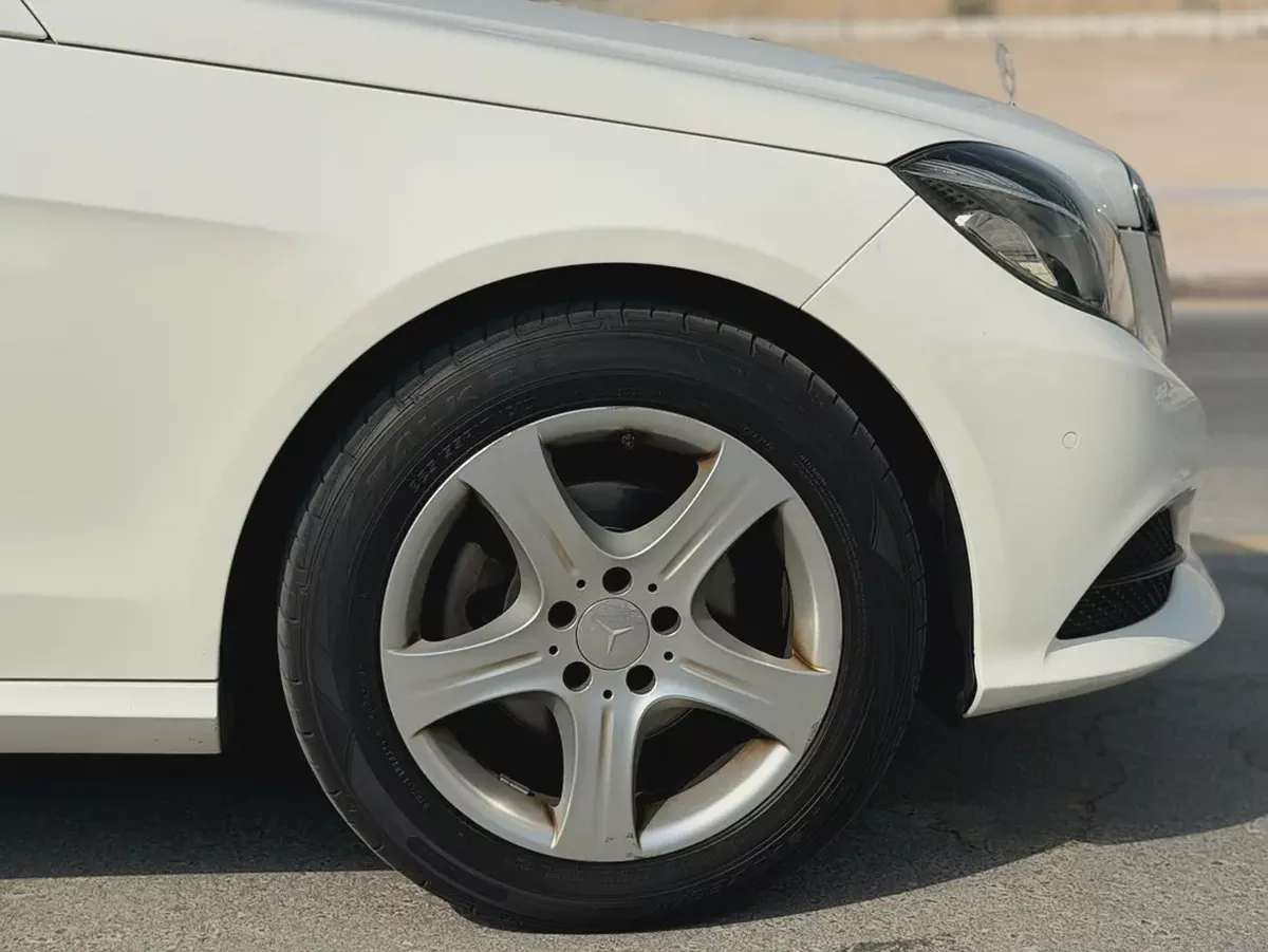 2014 Mercedes-Benz E200-3-3
