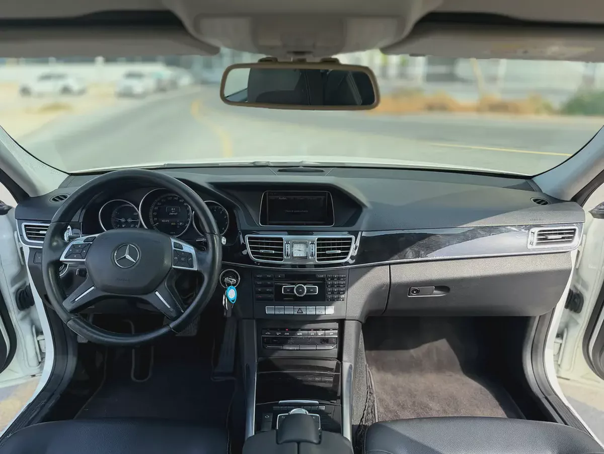 2014 Mercedes-Benz E200-4-4