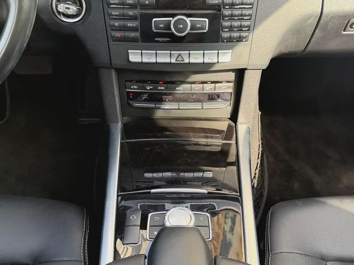 2014 Mercedes-Benz E200-8-8