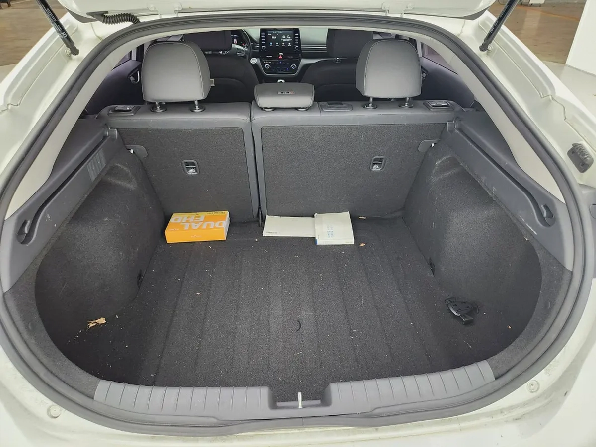 Hyundai Ioniq Hybrid 2020 - Korean Specs - Excellent Condition-19-19