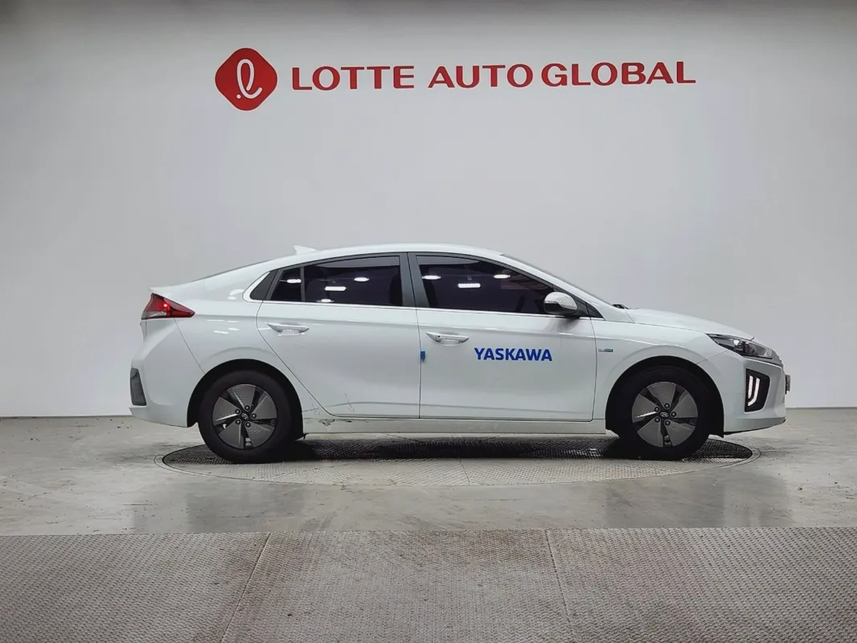 Hyundai Ioniq Hybrid 2020 - Korean Specs - Excellent Condition-4-4