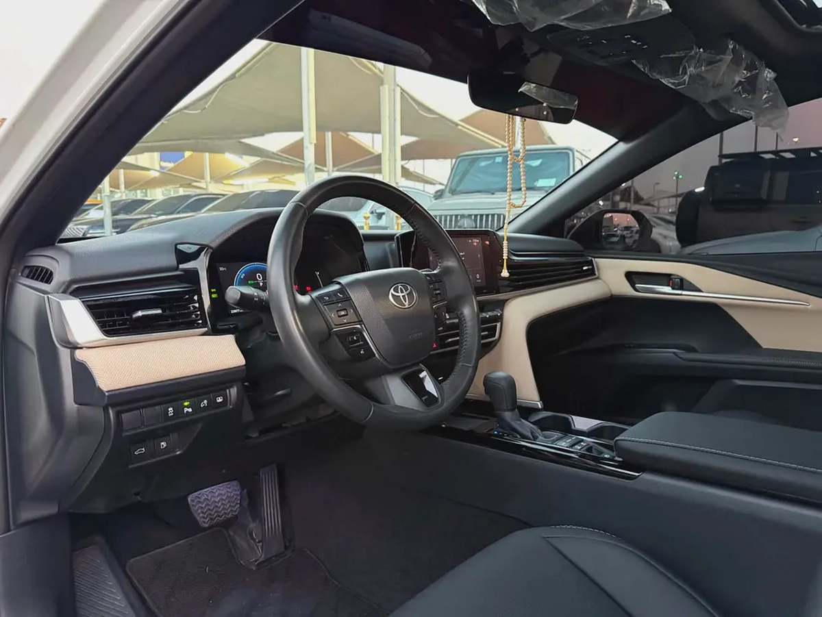Toyota Camry E - plus hybrid 2025 | GCC Specs |-8-8