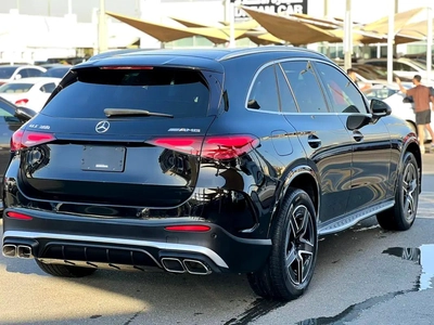 Mercedes-Benz GLC 300, 2023 - Pristine Condition-10