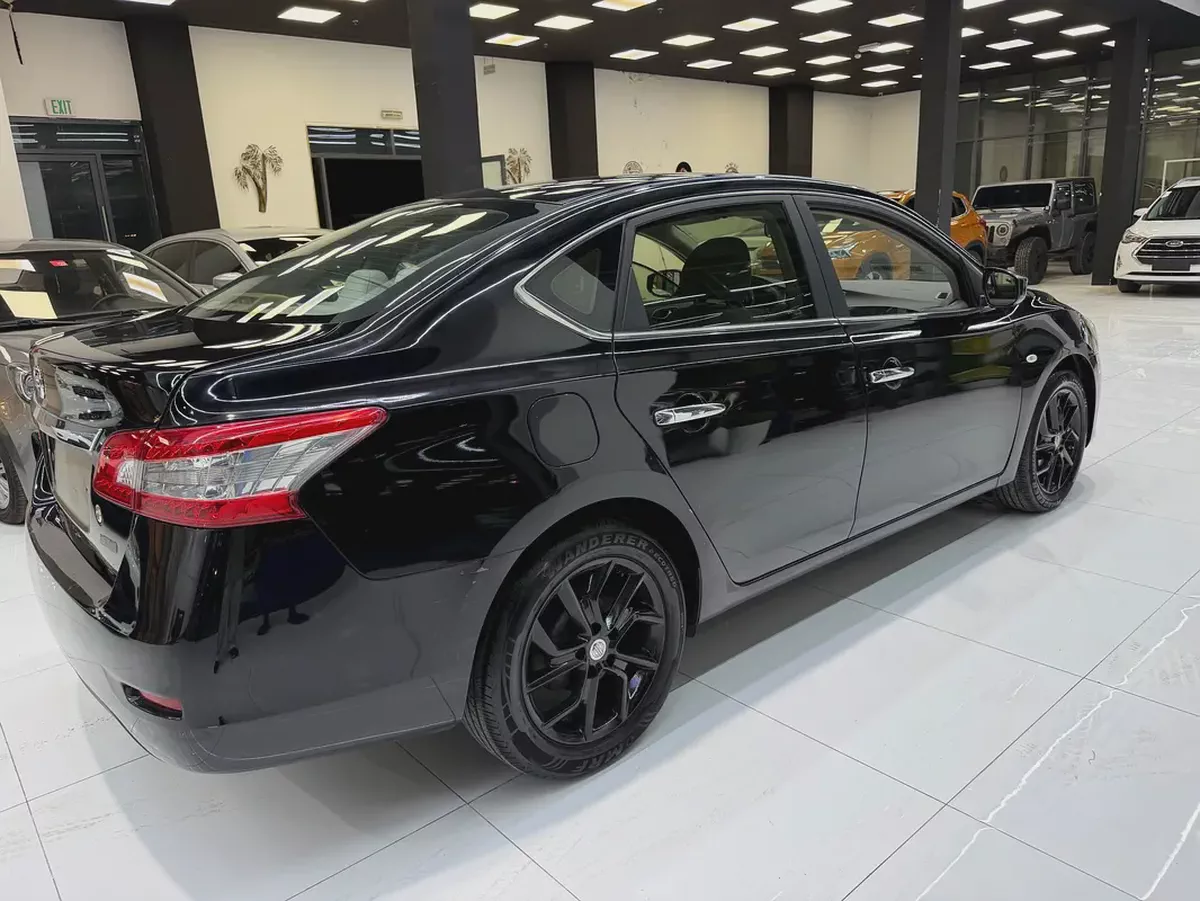 Nissan Sentra S 2015 GCC Specs - Well Maintained-3-3