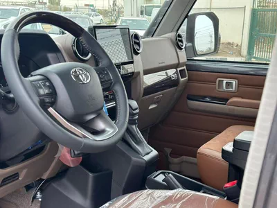 Toyota Land Cruiser 70 LC76 LX LC76 DX DX 4.0L A/T-5