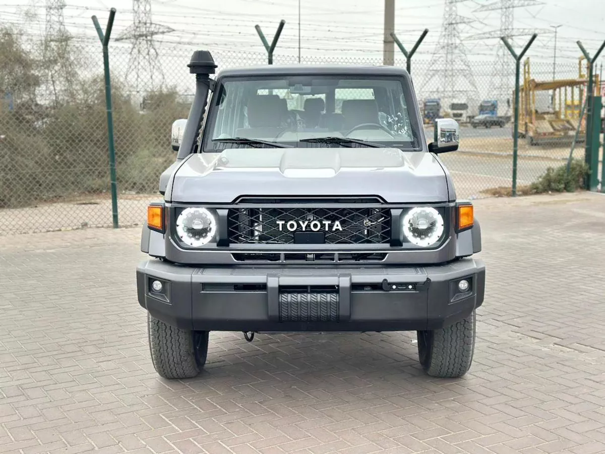 Toyota Land Cruiser 70 LC76 LX LC76 DX DX 4.0L A/T