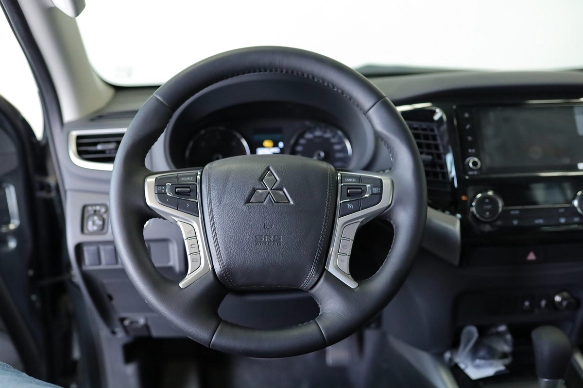 MITSUBISHI PAJERO SPORT 2.5L 4WD A/T 7 SEATER MID OPTION (MY 2023)-13-13