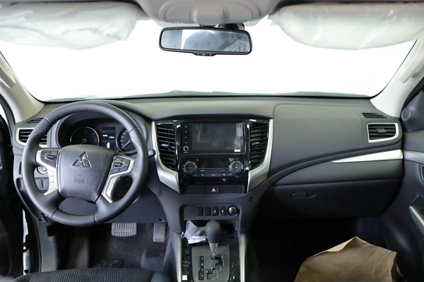 MITSUBISHI PAJERO SPORT 2.5L 4WD A/T 7 SEATER MID OPTION (MY 2023)