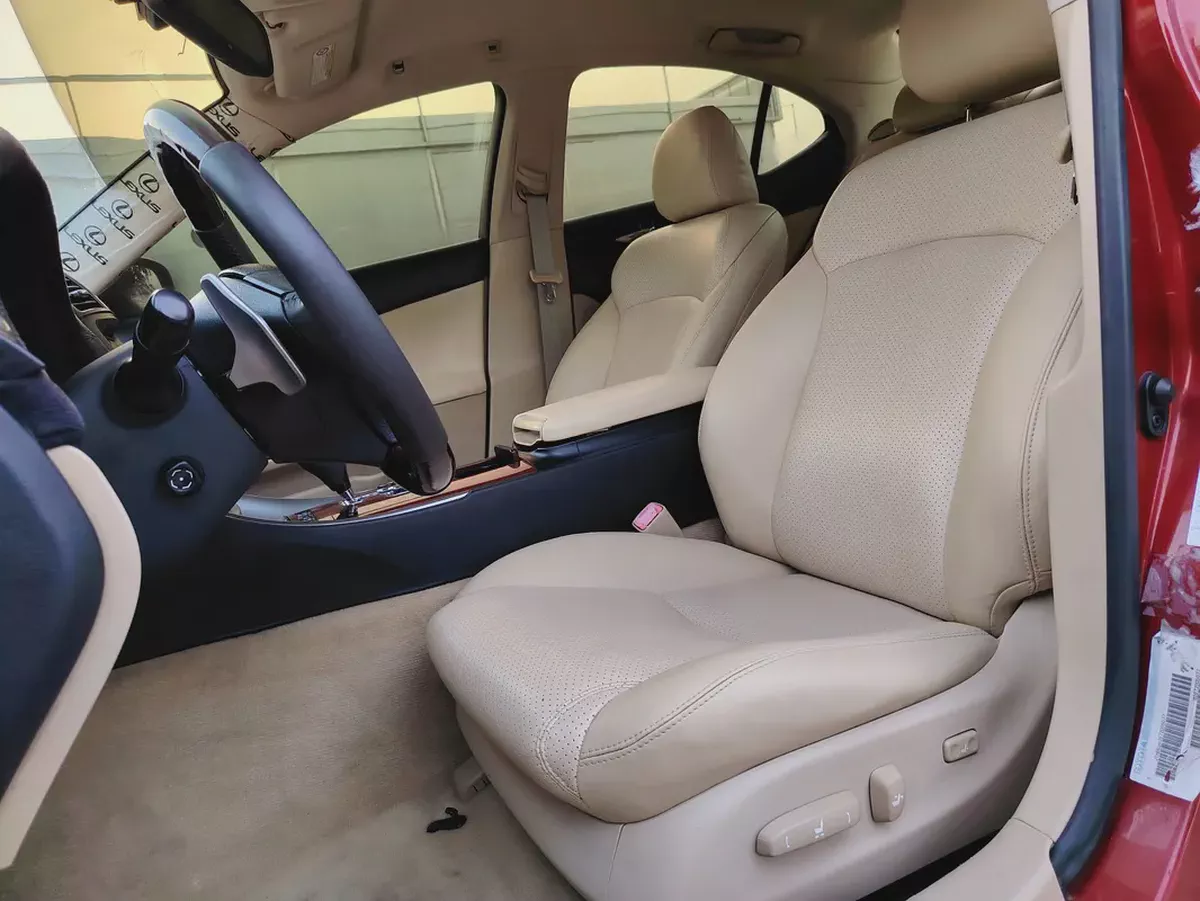 Lexus IS 250 2007 GCC Specs - Pristine Condition Well Maintained Sports Sedan-6-6