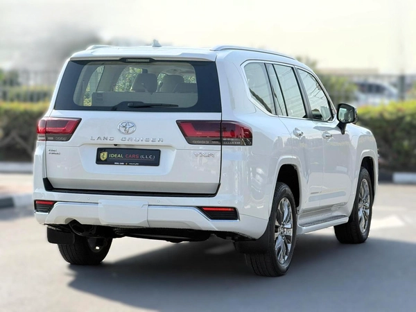 TOYOTA LAND CRUISER VX. R TWIN TURBO | YEAR: 2022 | FULL-SERVICE HISTORY FROM AL FUTTAIM