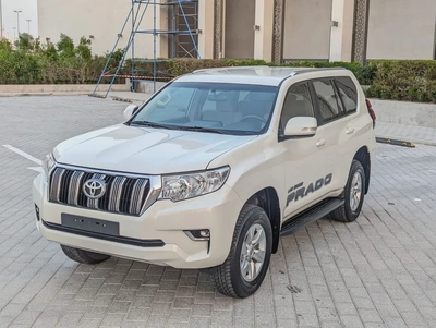 2023 TOYOTA PRADO V4 2.7L ORIGINAL PAINT ACCIDENT FREE LOW MILEAGE IN EXCELLENT CONDITION-1