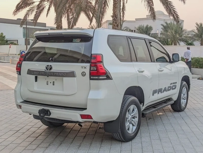 2023 TOYOTA PRADO V4 2.7L ORIGINAL PAINT ACCIDENT FREE LOW MILEAGE IN EXCELLENT CONDITION-14