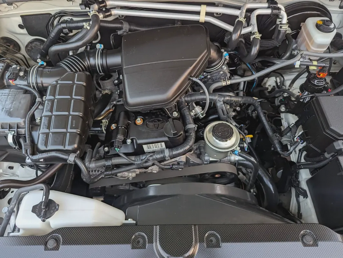 2023 TOYOTA PRADO V4 2.7L ORIGINAL PAINT ACCIDENT FREE LOW MILEAGE IN EXCELLENT CONDITION-11-11