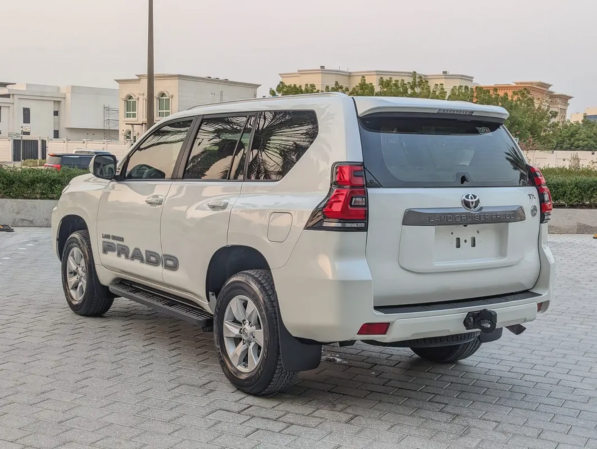 2023 TOYOTA PRADO V4 2.7L ORIGINAL PAINT ACCIDENT FREE LOW MILEAGE IN EXCELLENT CONDITION-13-13
