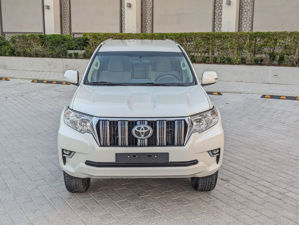 2023 TOYOTA PRADO V4 2.7L ORIGINAL PAINT ACCIDENT FREE LOW MILEAGE IN EXCELLENT CONDITION-18-18