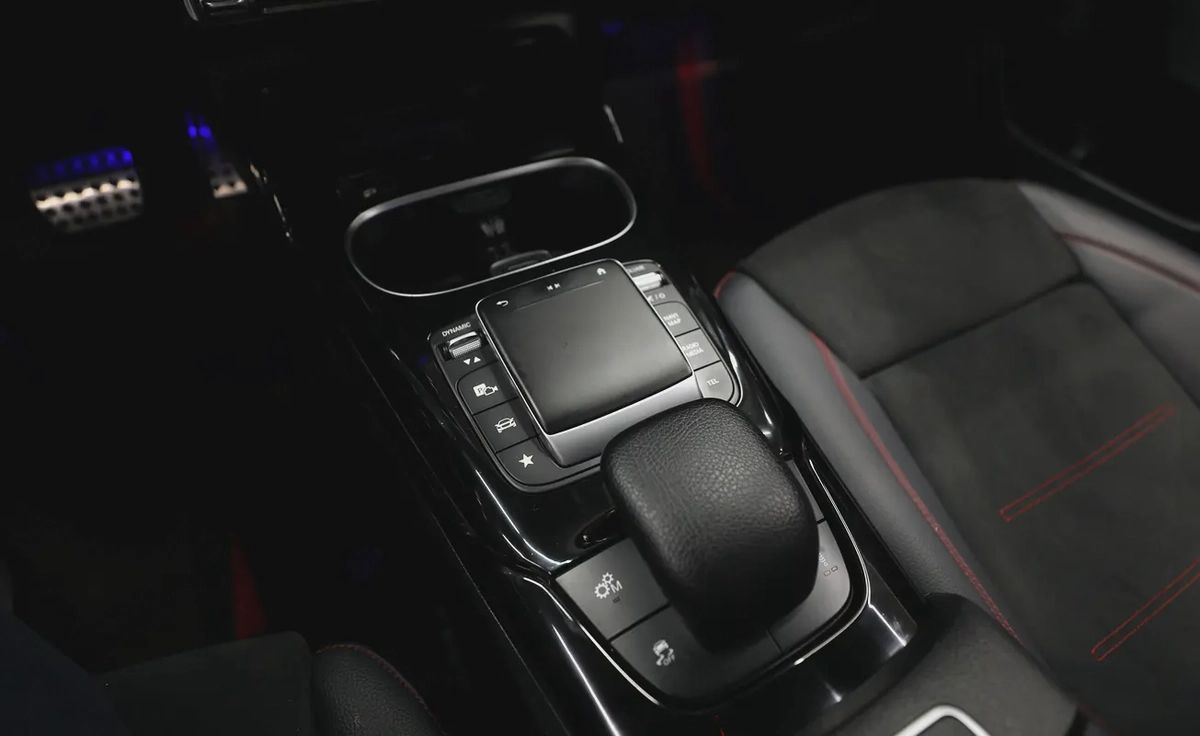 Mercedes-Benz A-Class A 35 AMG-13-13