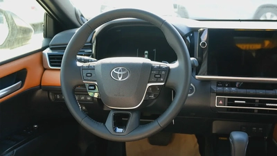 Toyota Camry 2025 Lumiere HYBRID GCC Spec-11