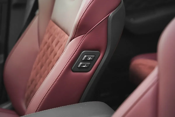 2023 HONGQI HS7 FLAGSHIP WITH WARRANTY