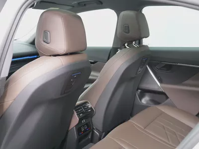 GCC specs from OFFICIAL DEALER BMW 520i | Perfect condition | LOW MILEAGE-13