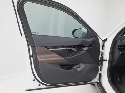 GCC specs from OFFICIAL DEALER BMW 520i | Perfect condition | LOW MILEAGE-14