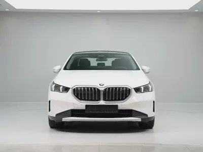 GCC specs from OFFICIAL DEALER BMW 520i | Perfect condition | LOW MILEAGE-4
