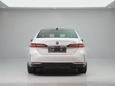 GCC specs from OFFICIAL DEALER BMW 520i | Perfect condition | LOW MILEAGE-5