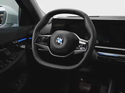 GCC specs from OFFICIAL DEALER BMW 520i | Perfect condition | LOW MILEAGE-8
