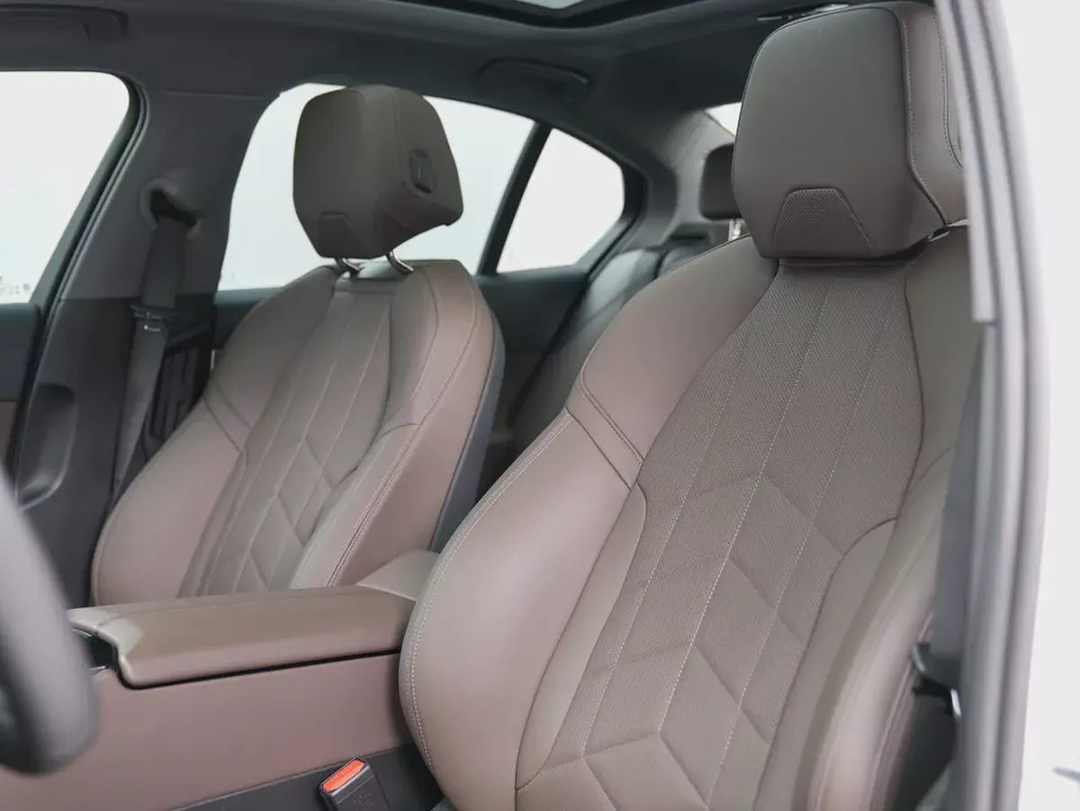 GCC specs from OFFICIAL DEALER BMW 520i | Perfect condition | LOW MILEAGE-9-9