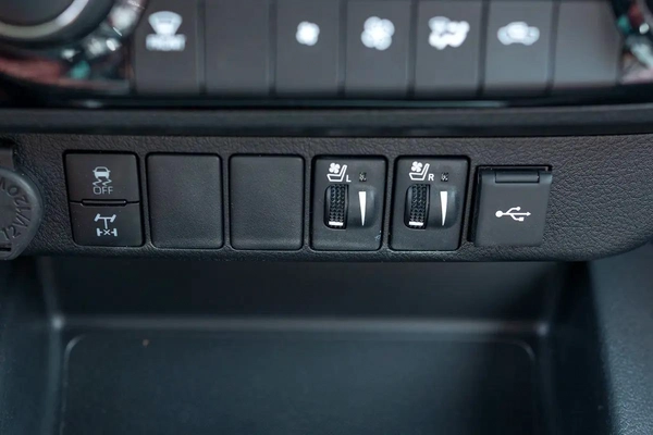 2026 Toyota Hilux DC S-GLX 2.7L Petrol AT