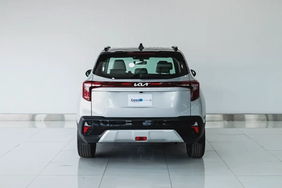 1 YR / 20000 KM WARRANTY | 1.6 EX | GCC | AED 1300 PM-4