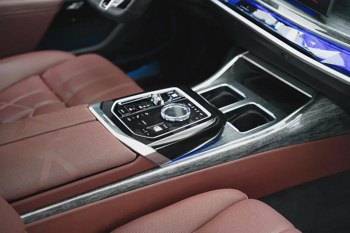 2024 BMW 740I WITH 5 WARRANTY AND SERVICE CONTRACT FROM AGMC-14-14