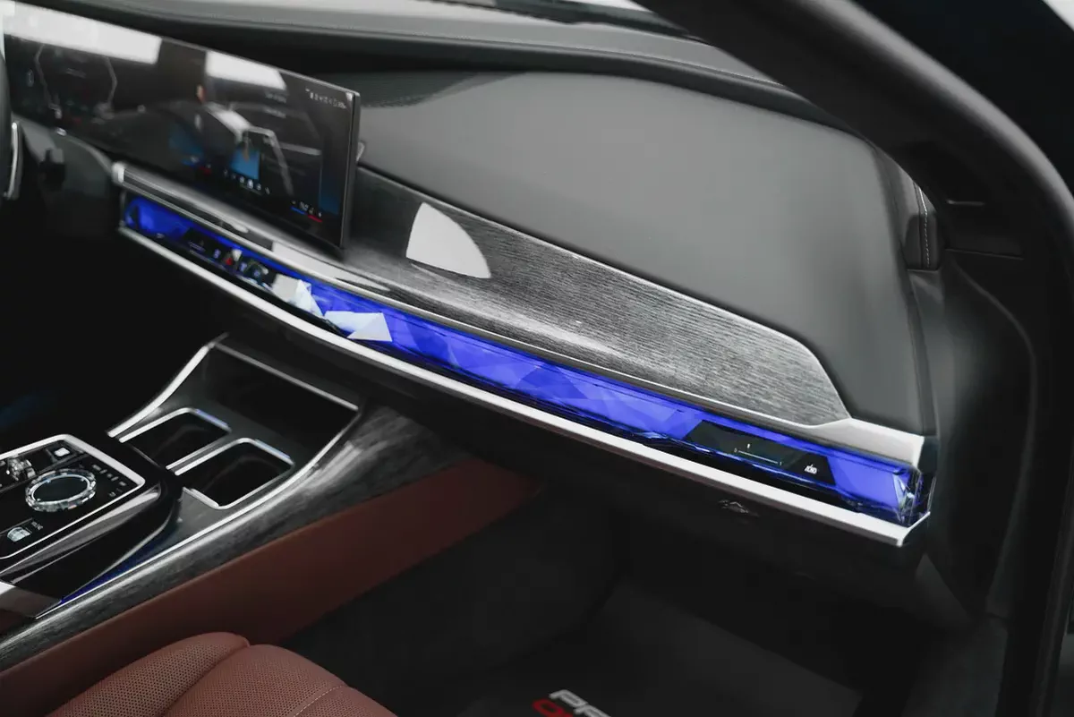 2024 BMW 740I WITH 5 WARRANTY AND SERVICE CONTRACT FROM AGMC-15-15