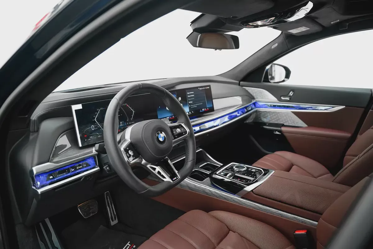 2024 BMW 740I WITH 5 WARRANTY AND SERVICE CONTRACT FROM AGMC-16-16