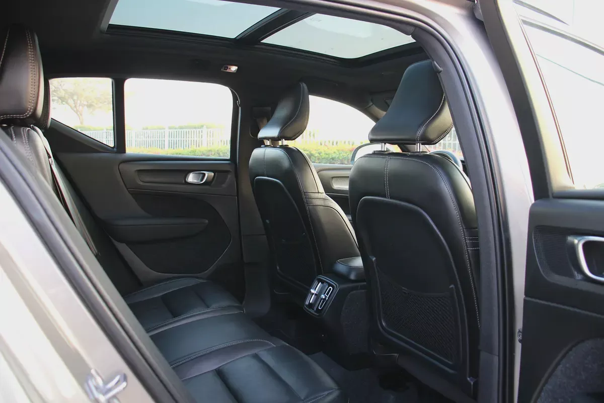 Volvo XC40 T4 R-design 2022, EMI (990x60) Bank finance! Full agency history! Perfect condition!-10-10