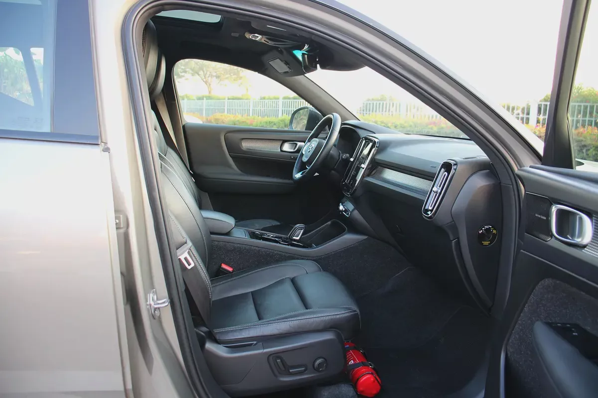 Volvo XC40 T4 R-design 2022, EMI (990x60) Bank finance! Full agency history! Perfect condition!-11-11